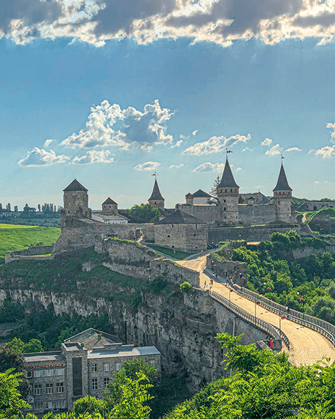 Взяти кредит до 50 000 грн на картку в Каменці Подільському | FinX